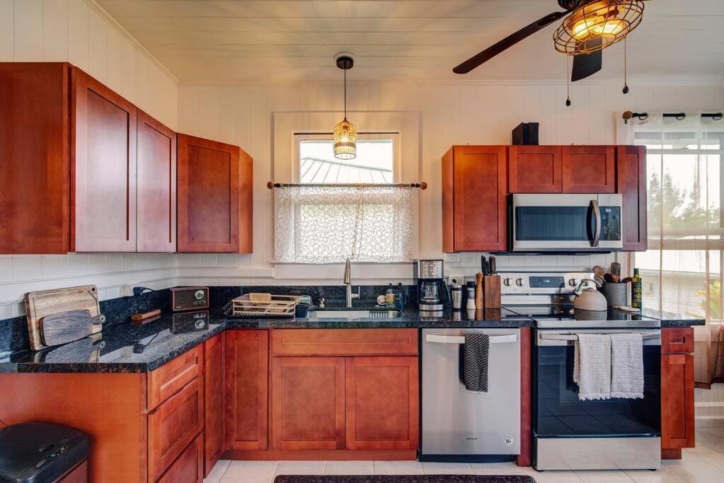 New Paddler'S Inn- 3Br Hilo Downtown Екстер'єр фото